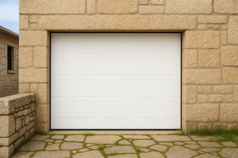 Puerta de seccional panel blanco liso